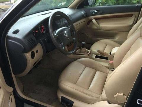 工作2年花3万买辆老款Passat领驭, 过年开回家, 被直骂钱多人傻