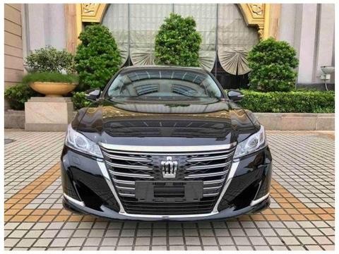 香港街上一半以上是豪车, 满街跑的这款, 国内看不到一辆