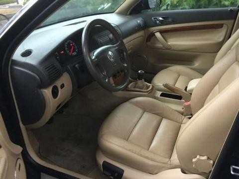 工作2年花3万买辆老款Passat领驭, 过年开回家, 被直骂钱多人傻