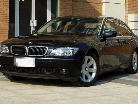 这货当年值100万，如今只要10万块，可买它上路照样倍有面子