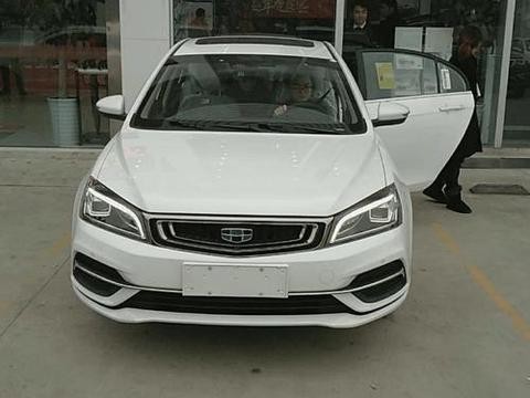 男子7万提18款吉利帝豪