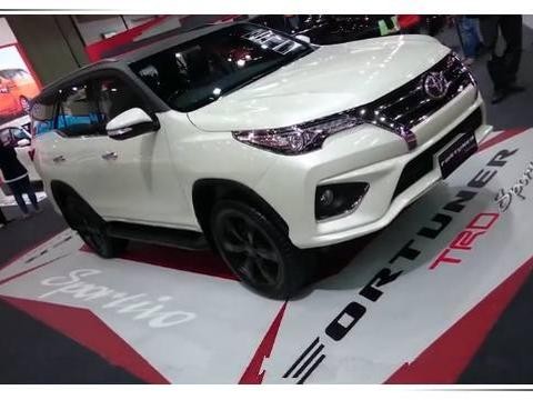 丰田不再低调! 号称小“霸道”SUV到店, 2.7配四驱完胜汉拉达!