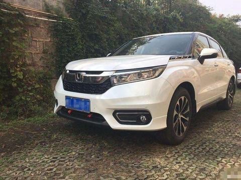 家人都让我买丰田汉兰达, 我却加价3000提了它, 女朋友说我有眼光