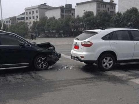 本田CRV追尾比亚迪S6，日系车和国产车的差距让车主当场崩溃