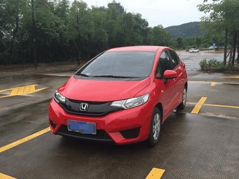 放弃大众POLO, 我提了这车, 老爸直夸我这女儿选车眼光不错