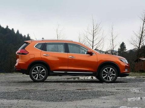 最具诚意日系SUV, 刚上市就月销两万，现降至15万不输汉兰达！