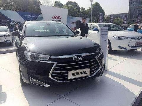 买雅阁的后悔了吧，这车内饰丰富，马力174，14万可落地