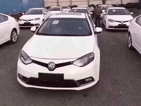 偶遇一批名爵6库存车，工作人员：造型太落伍，5折处理也不好卖