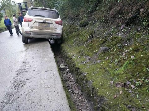 求这个长安CS35车主心理阴影面积有多大？估计是睡着了！