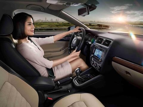 12万, 大众新速腾直降3万, 颜值配置不输帕萨特迈腾, 还买朗逸干啥!