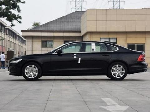 2.0T配爱信8AT，车长5米1，狂降8万月销达3000台