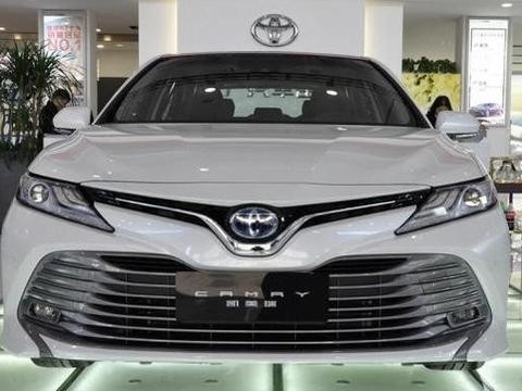 上市当天销量破万！这款B级车公布价格的一瞬间，雅阁迈腾都懵了