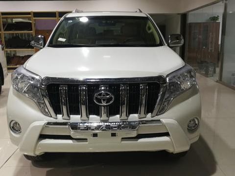 17款丰田霸道2700中东版，天津港现车38万，购车送原厂18寸轮毂