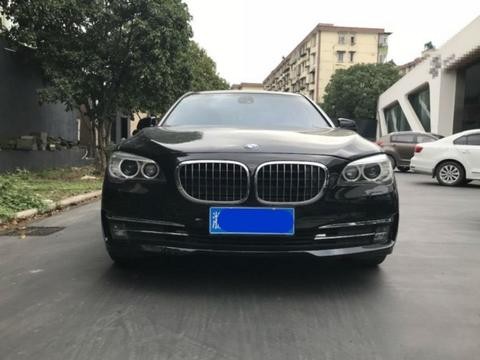 276万元的宝马760开了6年半，车主：一直亲自开车，从未请过司机