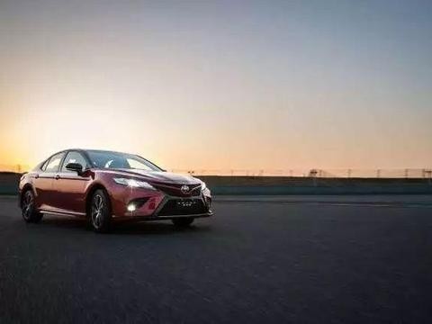 一个多月卖3万辆 第八代凯美瑞竟让中高级车复兴？丨车主生活杂志