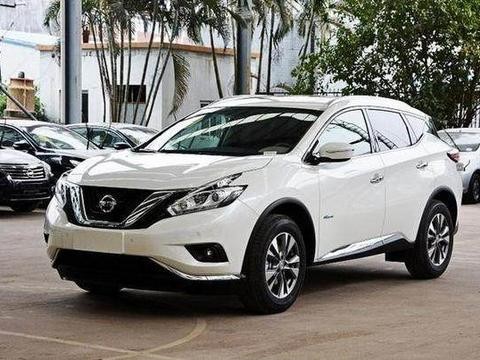 车长4米9，比锐界长一段，自带移动沙发，昂科威都得退避锋芒