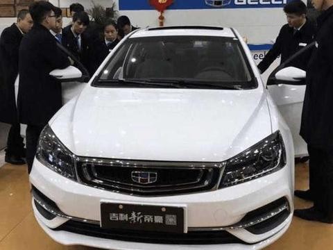 首批吉利新帝豪到店，搭1.4T新动能，售7万合资车真慌了