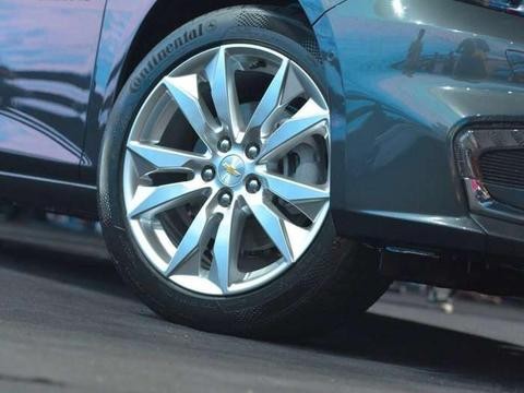 一箱油跑1200Km，怒降4万，卖19万索纳塔K5要喝西北风！