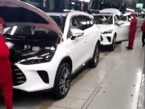 备受瞩目的比亚迪唐二代即将下线，车内像电影院，钥匙像遥控