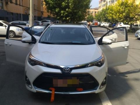 刚买了大众朗逸的堂弟，肠子都悔青了，想用朗逸换我刚买的这辆车