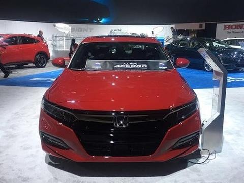 国产无缘2.0T+10AT，靠高颜值与实力卖17万，仍是日系霸主！