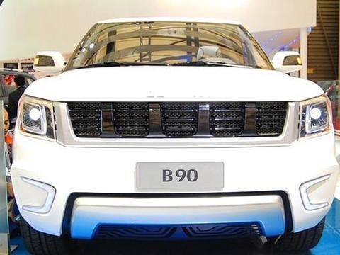 5.2米国产巨无霸, 军工品质配V8发动机, 连路虎揽胜也得认怂!