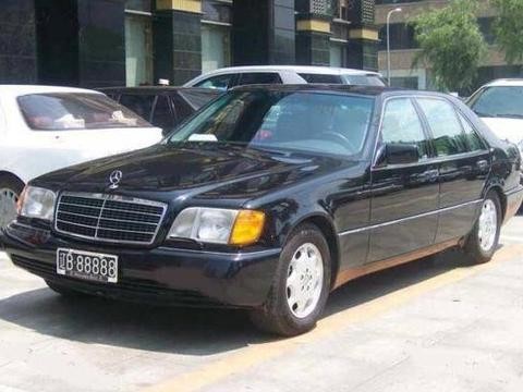 中国三大首富的车，老干妈车一出差距就出来了！