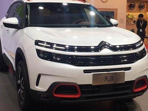 外观10年后都不过时，悬浮车顶+电子档把，卖18万月销6000