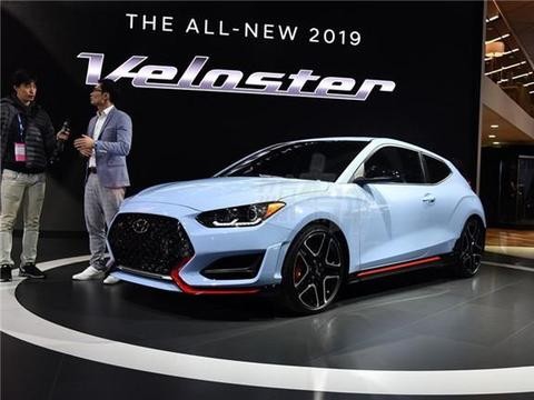 全新韩系轿跑亮相，造型20万内没对手，配2.0t发动机还买啥GTI？