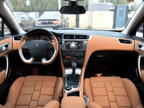 这豪华品牌只生产一款SUV, 风情万种远超途观, 配置完胜汉兰达仅16万起