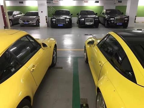 国贸地下停车场的新晋网红：玛莎拉蒂Levante经典版