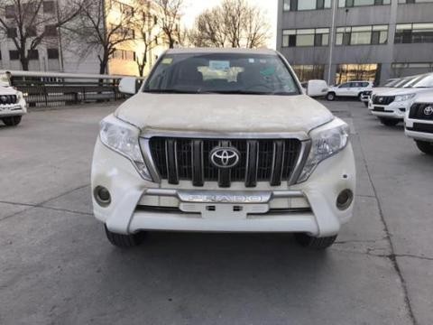 17款丰田霸道4000中东版 港口现车48万手续齐 年末购车送三年质保