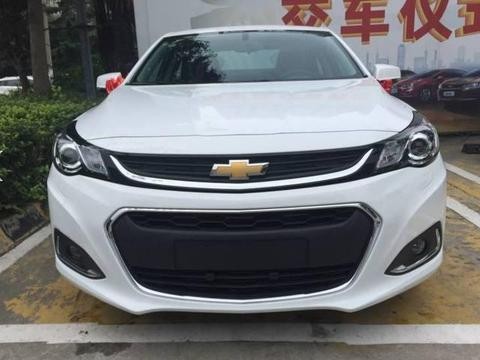 表哥叫我买卡罗拉, 但懂车的朋友推荐我买了这车, 一个字帅!