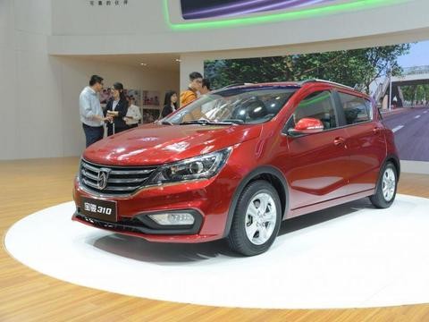 4万就能落地，完美碾压QQ 月收入3000就能买的宝骏310到底怎么样