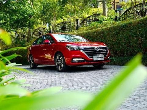 刚工作买车选这款，6.8万起配置齐全