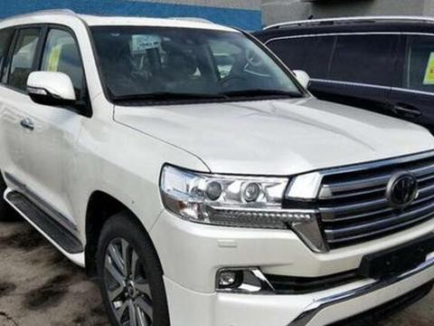 福建平行进口现车，陆巡5700一个可以陪你开疆扩土的真战士