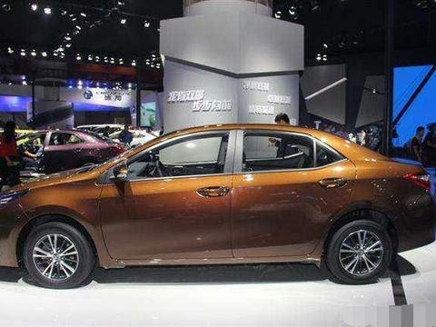 这辆合资A级车再降3万仅售10万堪称丰田的颜值担当，还买啥思域