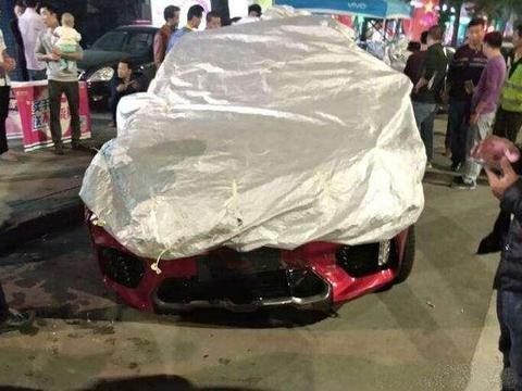 魏派VV5s撞击吉利帝豪