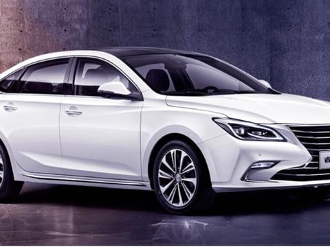 自信对标合资B级车 长安睿骋CC到店实拍