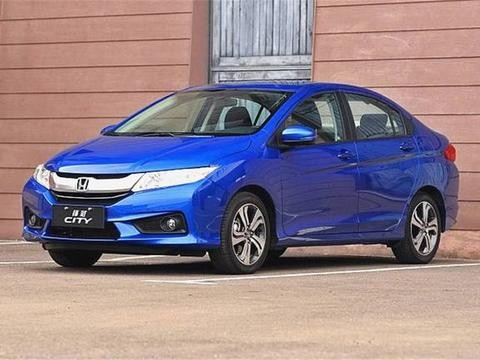 这才是真正乞丐版，售价8万连个收音机都没有，谁会买这样的车？