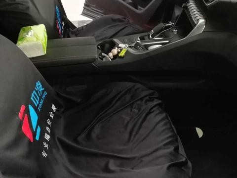 标致4008汽车玻璃贴膜 中凌前挡A70/侧后M30