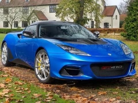 这台车重量和飞度差不多，极速却能达到305km/h，敢开吗？