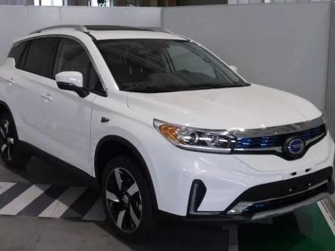 10.8寸的全液晶仪表,12寸的中控屏两块大屏成了全新一代唐的标配!