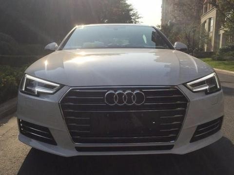 强悍2.0T动力够足, 标配ESP, 借10万买了它, 老婆露出爱慕的笑容