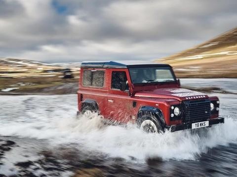 年入百万才开得起 路虎卫士Defender V8 70周年特殊车型