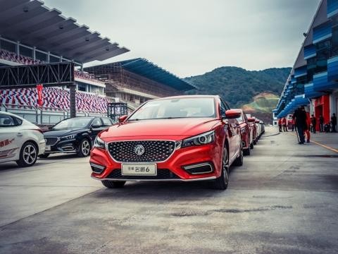 名爵M6和马自达昂克赛拉如何对比选择？