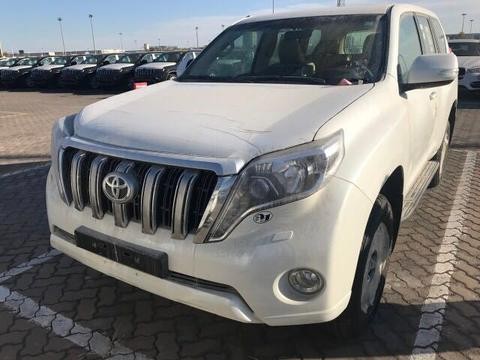 17款霸道2700 九气囊底挂 天津港现车报价40万年末购车优惠多少