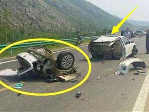 哈弗H6对撞大众宝来，大众当场身首异处！哈弗车主：这车买的值