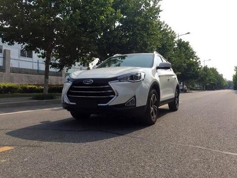 放弃吉利博越，买了这辆SUV，好开还省油，最主要是空间大！