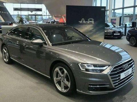 全新奥迪A8L到店实拍,堪称公路上的头等舱, 感觉奔驰S级不好卖了